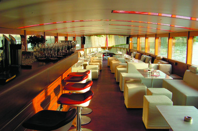 Lounge-Schiff STRALAU
