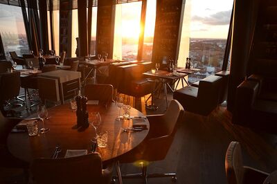 clouds – Heaven’s Bar & Kitchen