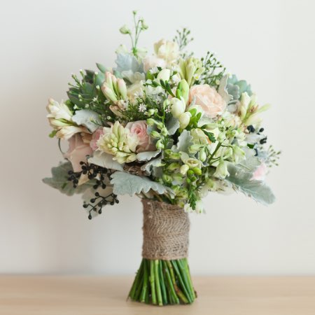 Hochzeitsblumen und Blumensträuße