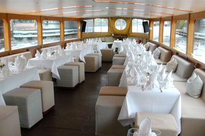 Lounge-Schiff STRALAU