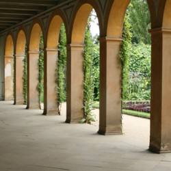 Römische Bäder - Arkadenhalle & Wasserterrasse