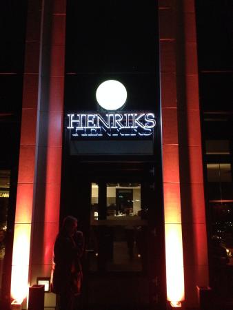 HENRIKS Bar & Restaurant