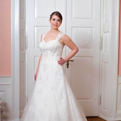 Braut- und Festkleider