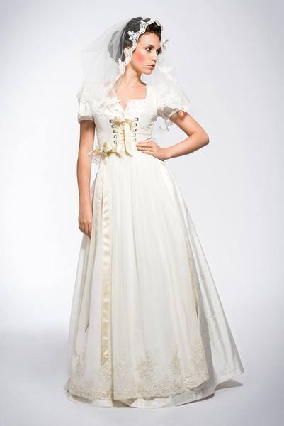 Alpenmaedel Dirndl Design