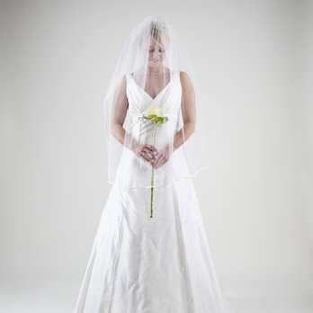 DRESSMAKER  Brautmode