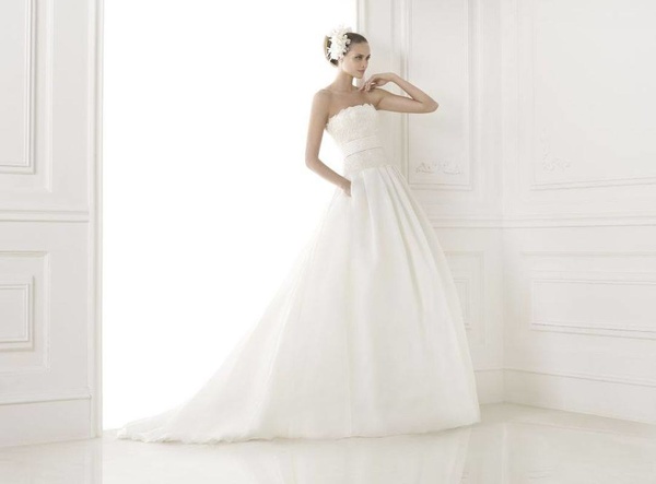 Trägerloses A-Linie Brautkleid
