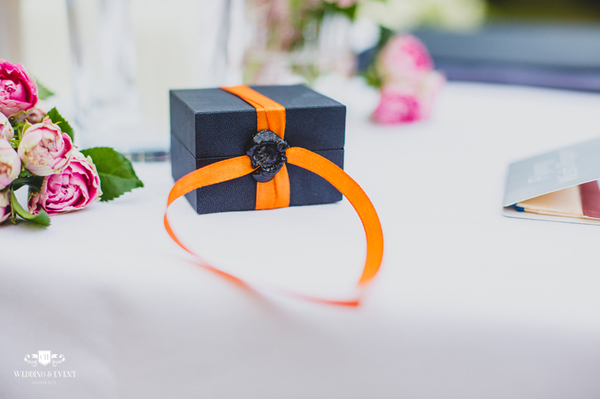 WEDDING & EVENT Moments