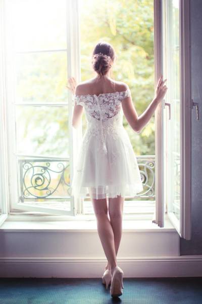 Kurzes Hochzeitskleid aus Spitze