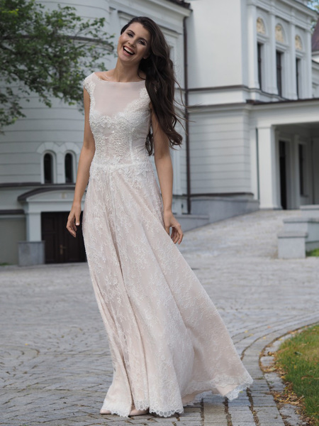 Brautkleid aus Spitze mit kurzen Ärmeln