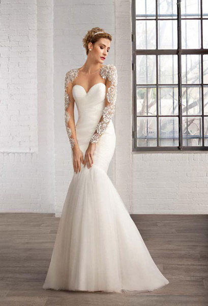 Brautkleid im Trompeten-Stil