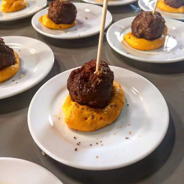 Chú Ba- Euro-asiatisches  Catering
