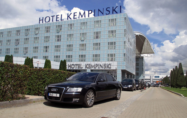 Skyline Limousines & Service