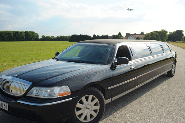 Skyline Limousines & Service