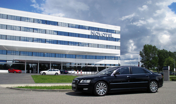 Skyline Limousines & Service