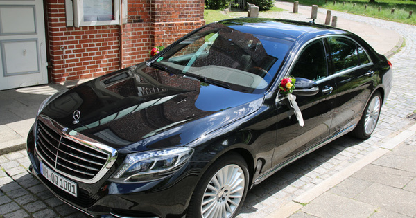F1RST Limousines & Services
