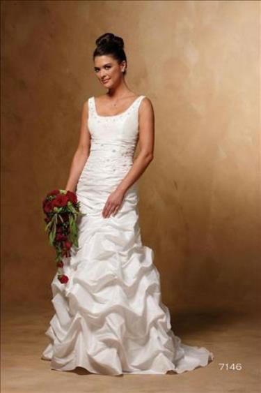 2 Due Bremen  Braut und Abendmode