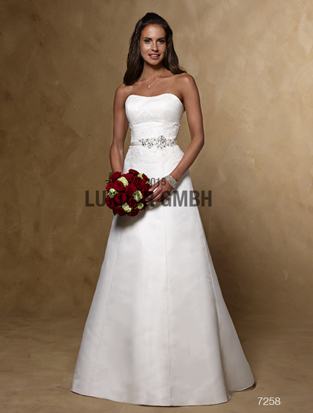 Scarlett Abend- und Brautmoden