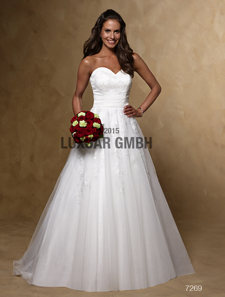 Scarlett Abend- und Brautmoden