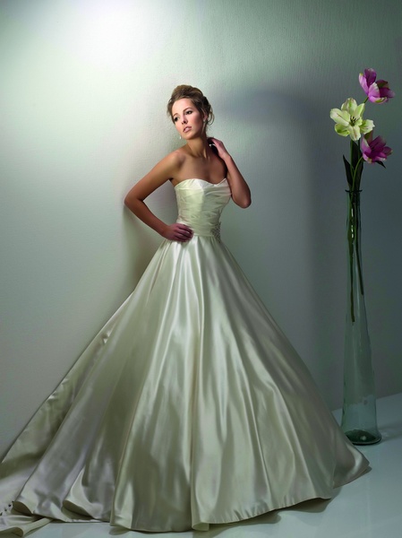 Hanneken Braut & Abendmoden