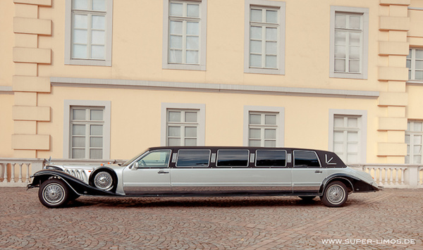 SUPER LIMO