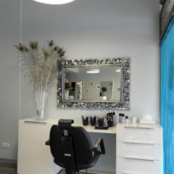Independent – Hair & Make up