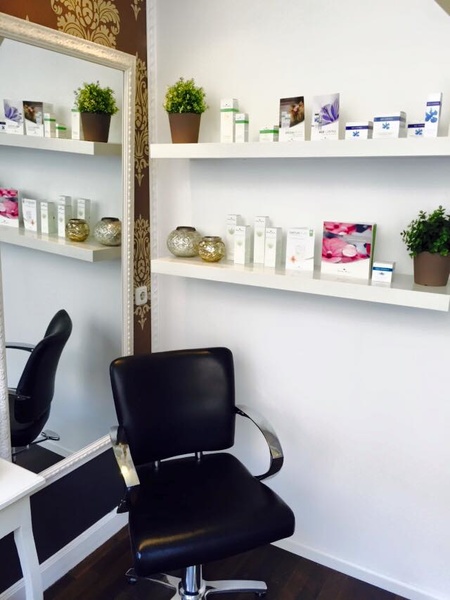 Benny's Hair & Make up