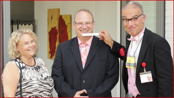 Comedy-Hochzeits-Butler "Bernhardt"