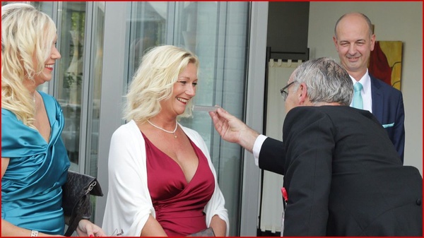 Comedy-Hochzeits-Butler "Bernhardt"