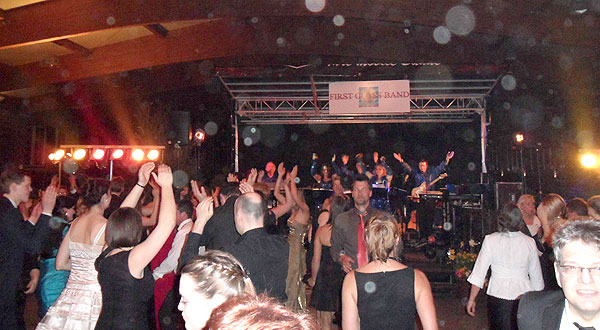 Tanzband First Class