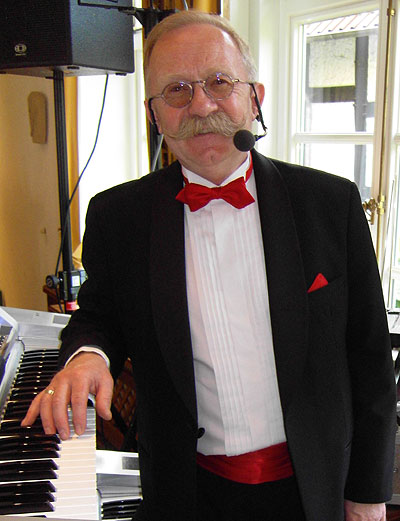 Tanzband First Class