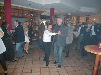 Tom Kaster  DiscoBox Achim DJ, Licht & Ton, Moderation & Unterhaltung