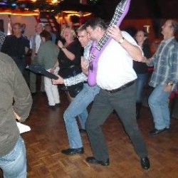 Tom Kaster  DiscoBox Achim DJ, Licht & Ton, Moderation & Unterhaltung