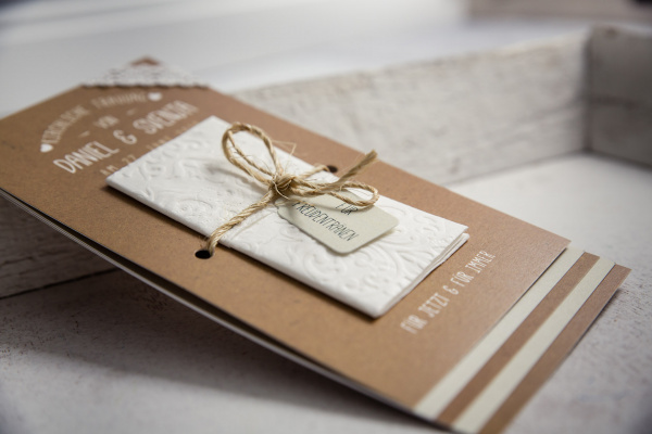 Originelle Vintage Hochzeitseinladung