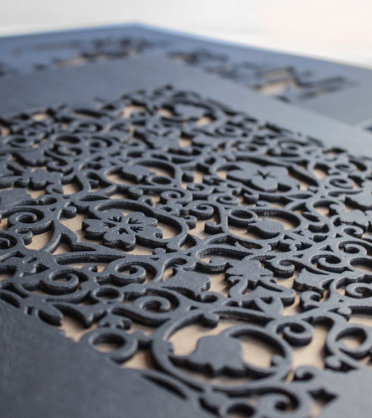 Schwarze Hochzeitseinladung