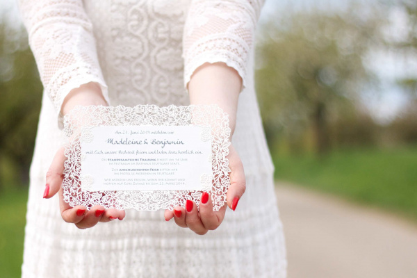 Hochzeitskarte mit Spitze-Umrandung