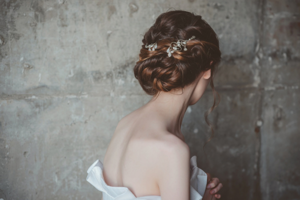 Hochsteckfrisur für die Hochzeit