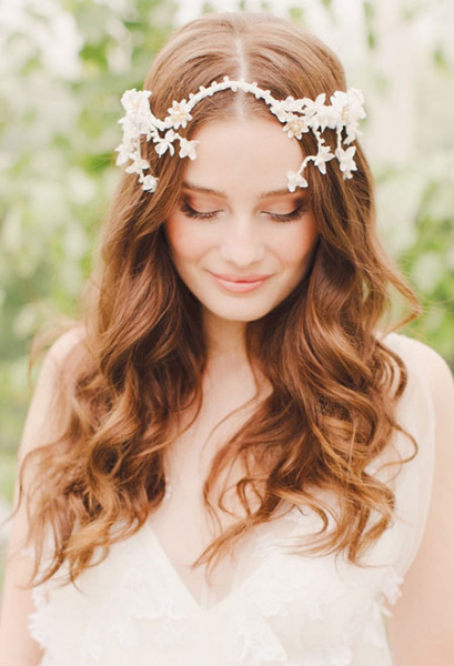 Offene Brautfrisur mit Wellen
