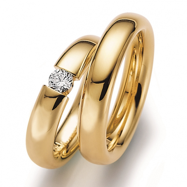 Hinreißender Trauring in Gold mit Diamant