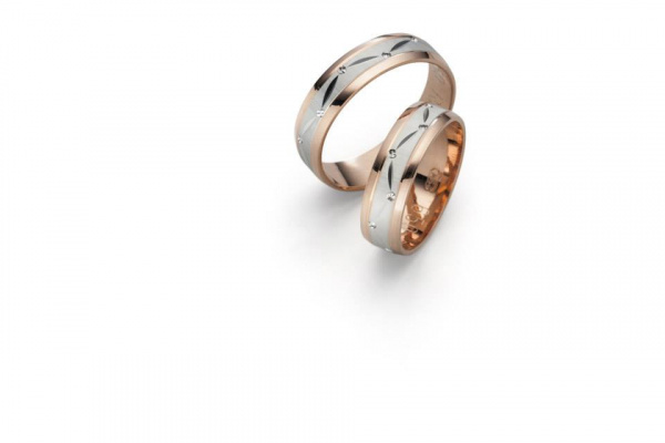 Edle Trauringe aus Titan mit Steinen