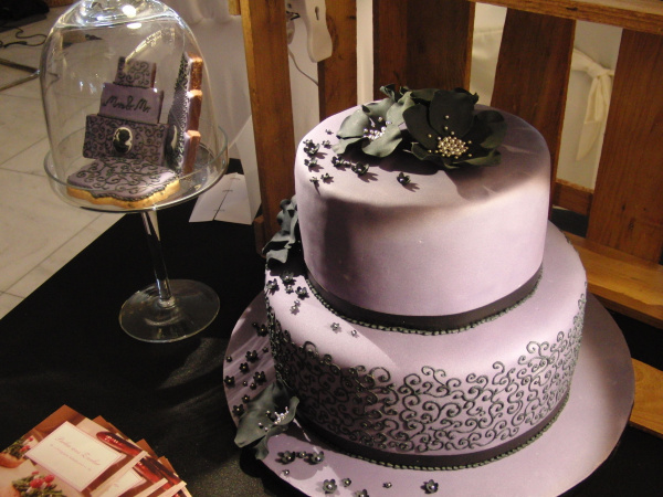 Vintage Hochzeitstorte in Altrosa
