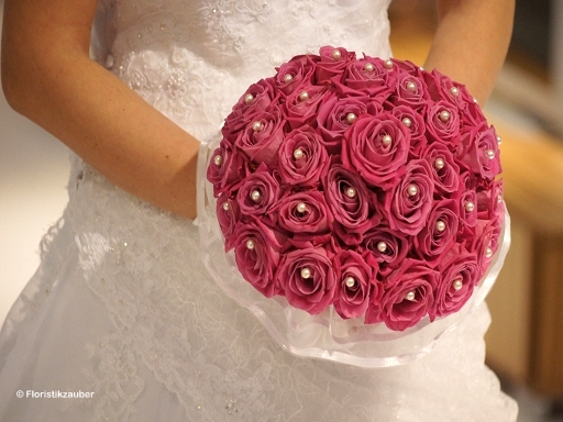 Hochzeitsstrauß aus Rosen in Altrosa