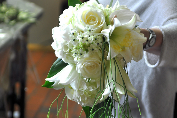 Weißer Vintage Hochzeitsstrauß