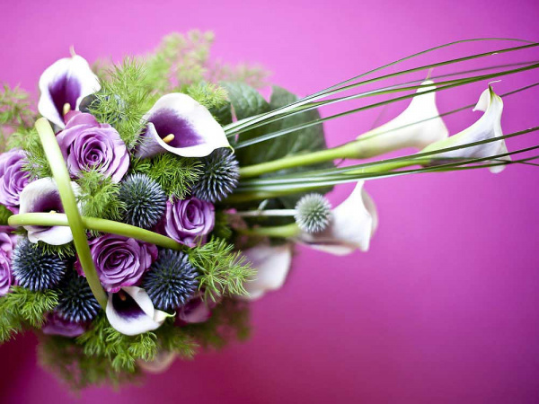 Brautstrauß mit lila Callas