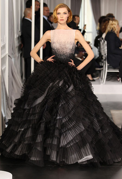 Hochzeitskleid im Omré-Look