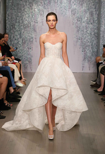 Vokuhila Brautkleid mit Spitze