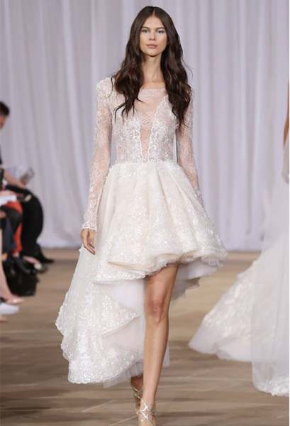 Vokuhila Brautkleid mit viel Spitze